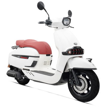 Scooter Keeway con estética retro y equipamiento moderno, ABS y 19 CV. Scooter Keeway con estética retro y equipamiento moderno, ABS y 19 CV.